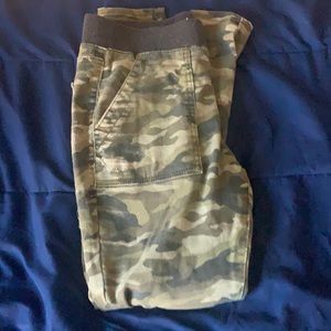 Camo jeggings size 7-9